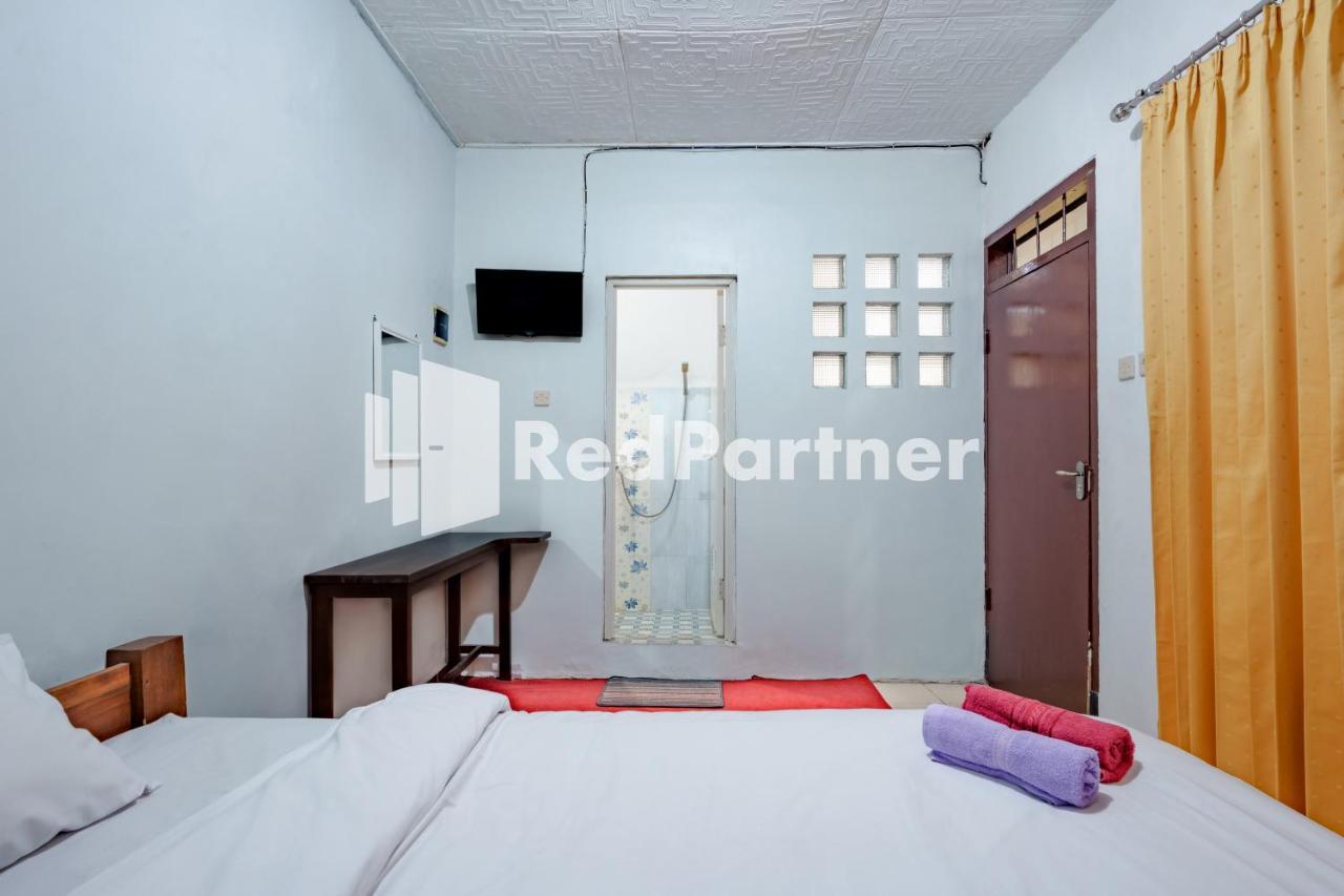 Nafisa Homestay Syariah Near Jatim Park 3 Batu Mitra Reddoorz مالانغ المظهر الخارجي الصورة